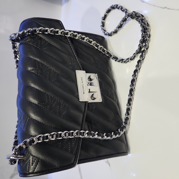 💥💥💥Michael Kors Rose Medium Flap Shoulder Bag Vegan Authenicated - Picture 4 of 10